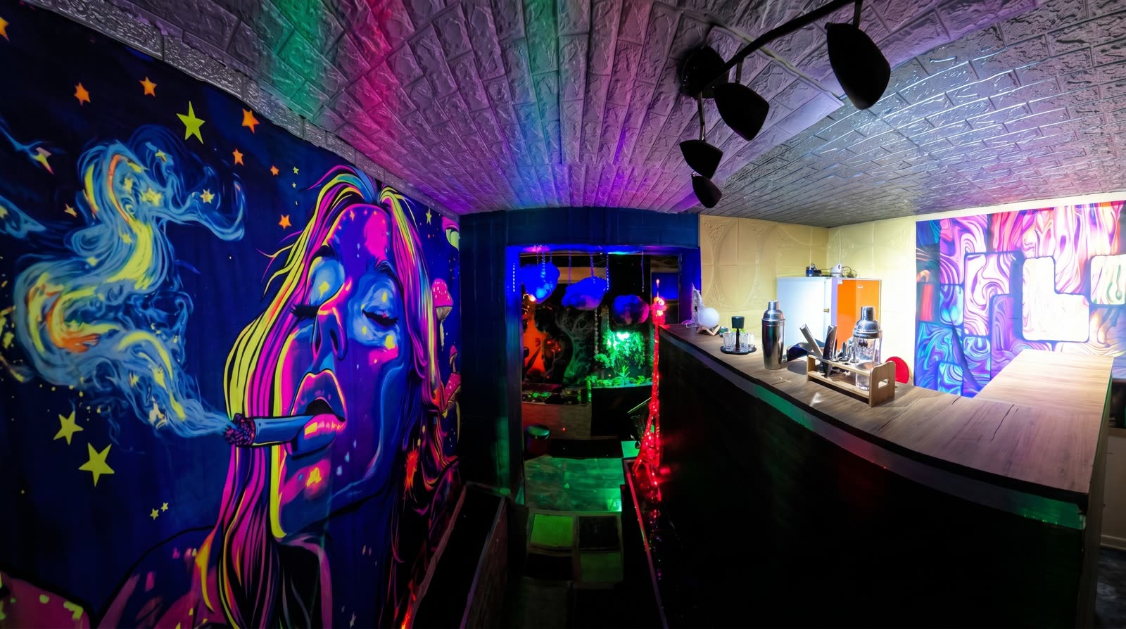 Underground · დამატებითი ხედი